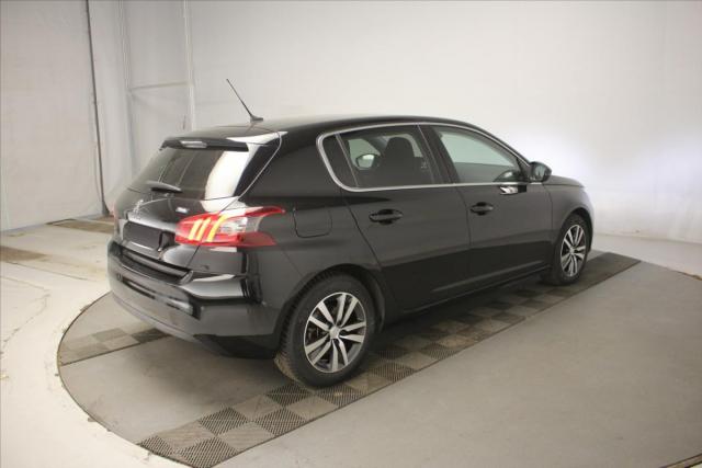 Peugeot 308 image 8