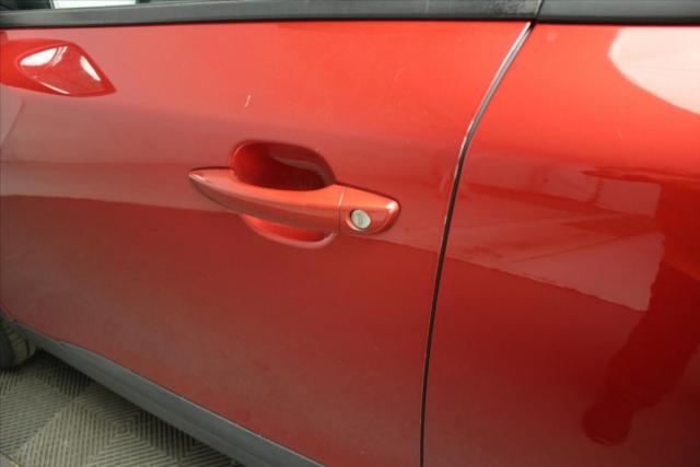 Peugeot 2008 image 8