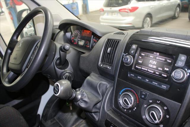 Peugeot Boxer image 2