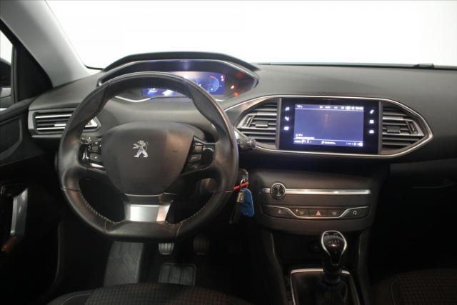 Peugeot 308 image 2