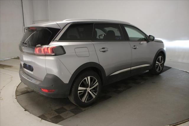 Peugeot 5008 image 4
