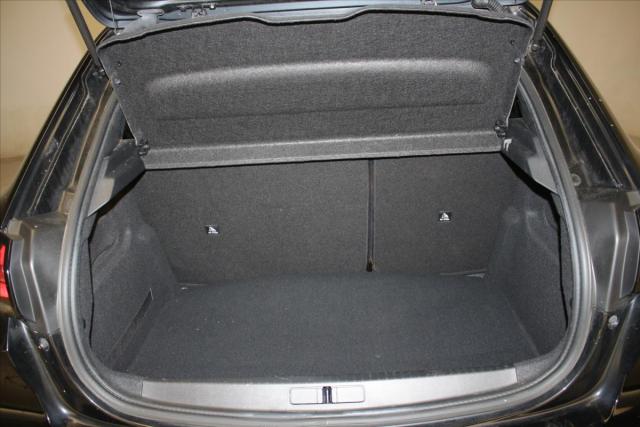 Peugeot 208 image 7