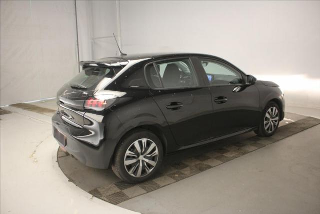 Peugeot 208 image 6