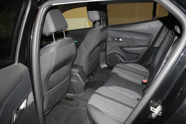 Peugeot 2008 image 2