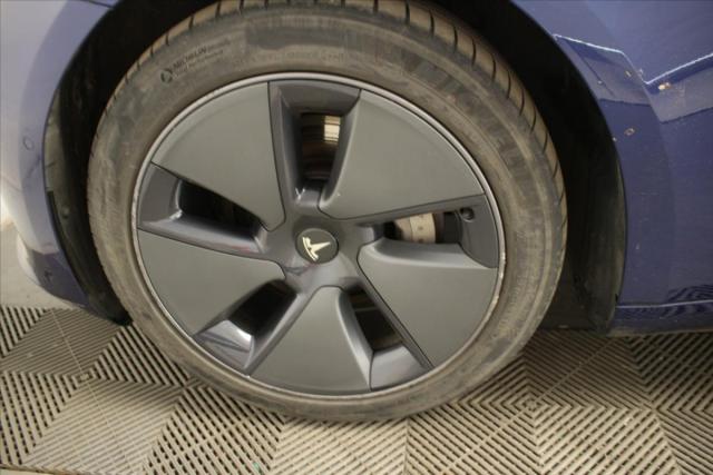 Tesla Model 3 image 6