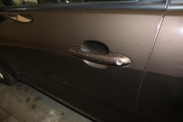 Kia Rio image 4