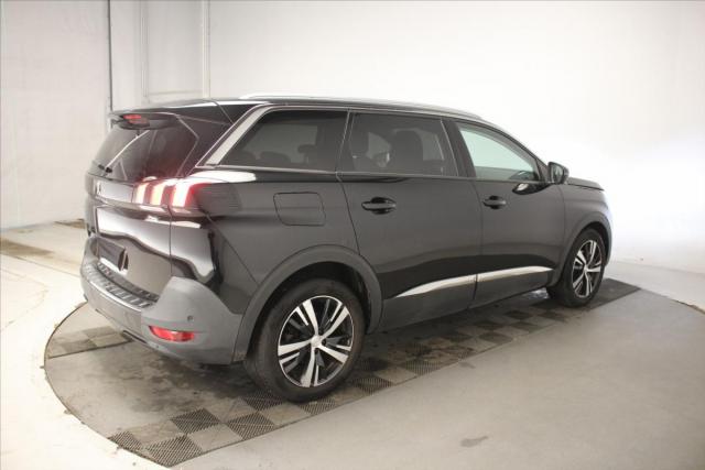 Peugeot 5008 image 3