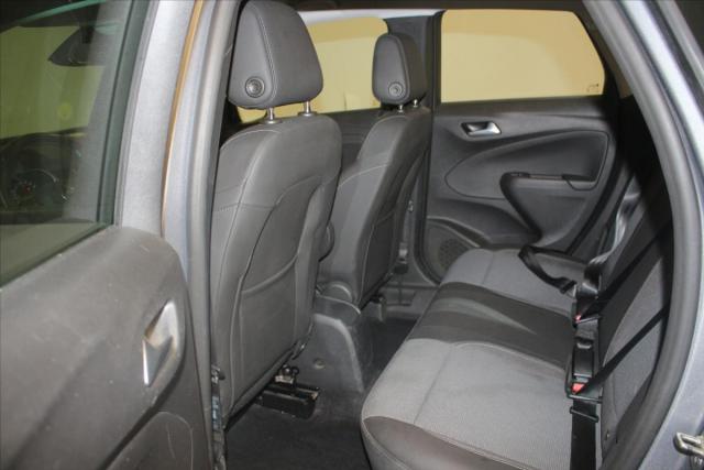 Opel Crossland image 2