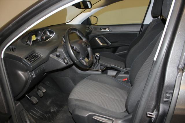 Peugeot 308 image 1