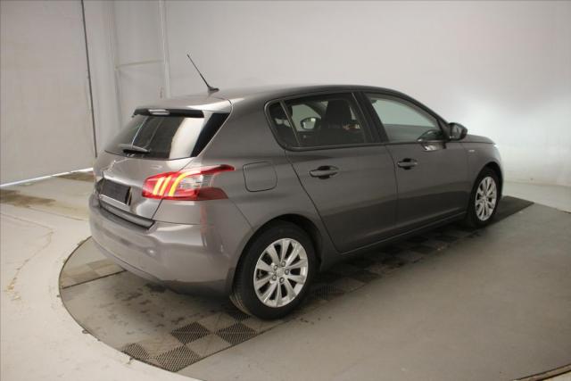 Peugeot 308 image 8