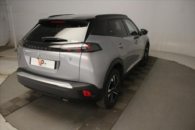 Peugeot 2008 image 2