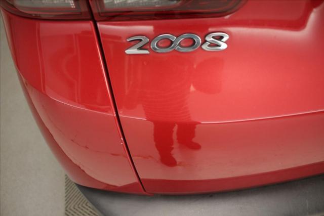 Peugeot 2008 image 6