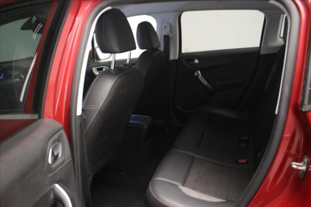 Peugeot 2008 image 8