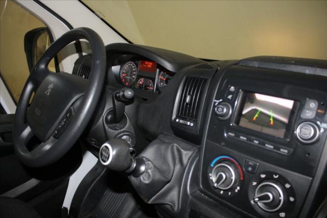 Peugeot Boxer image 2