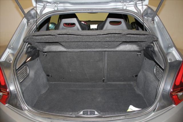 Peugeot 208 image 2