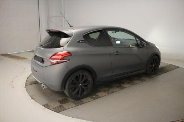 Peugeot 208 image 1