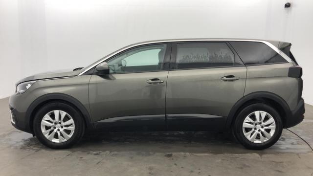 Peugeot 5008 image 1