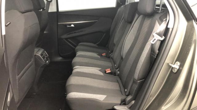 Peugeot 5008 image 3