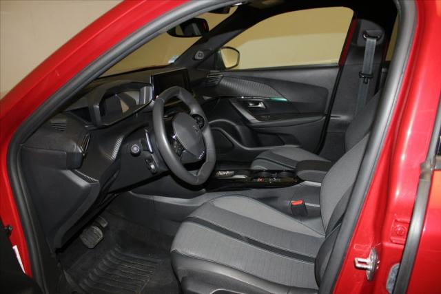 Peugeot 2008 image 8