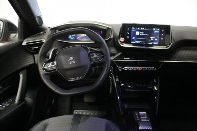 Peugeot 2008 image 1