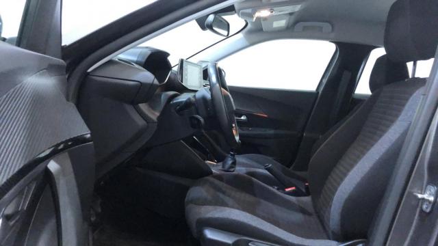Peugeot 2008 image 2