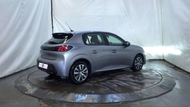 Peugeot 208 image 2
