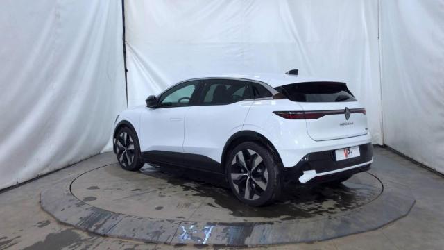 Renault Mégane E-Tech image 2