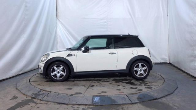 Mini Hatch image 5