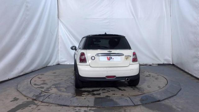 Mini Hatch image 6