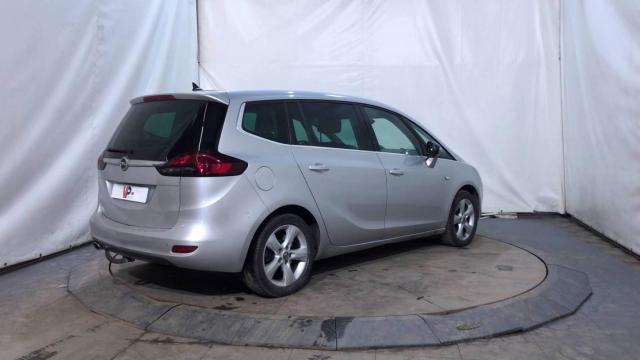 Opel Zafira Tourer image 2