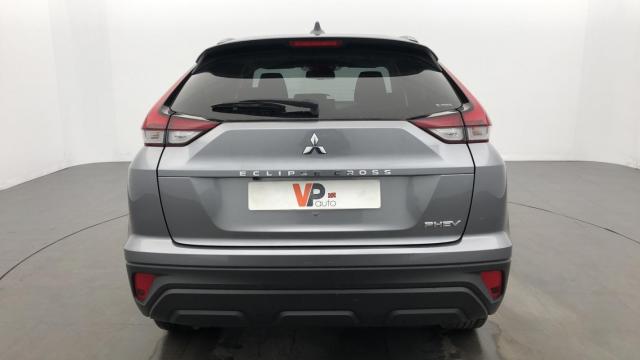 Mitsubishi Eclipse Cross image 2