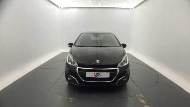 Peugeot 208 image 8