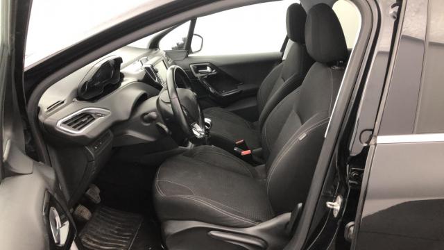 Peugeot 208 image 7