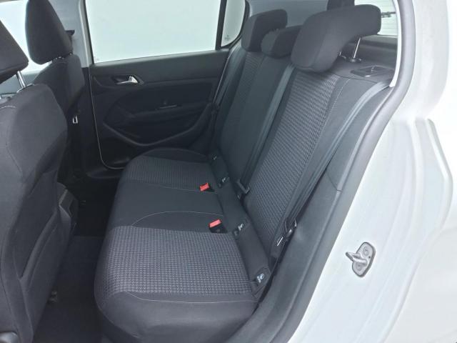 Peugeot 308 image 8