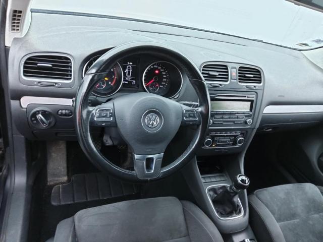 Volkswagen Golf image 8