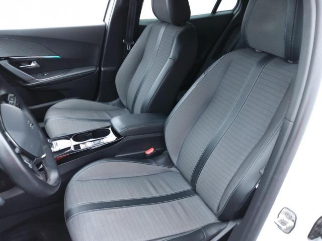 Peugeot 2008 image 3