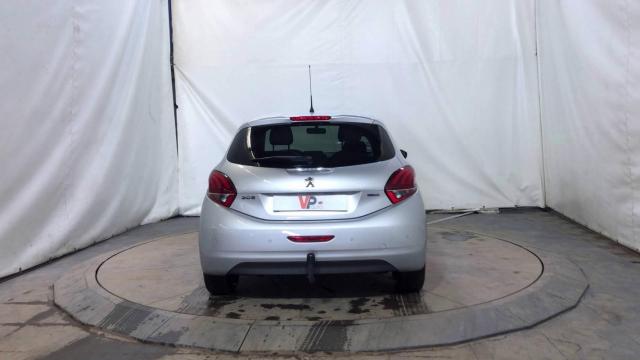 Peugeot 208 image 5