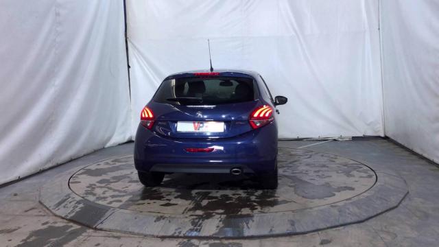 Peugeot 208 image 8