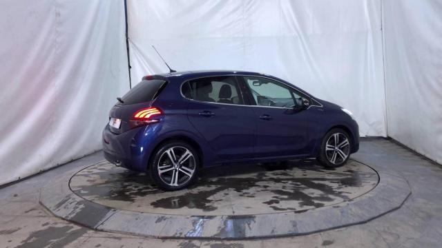 Peugeot 208 image 1