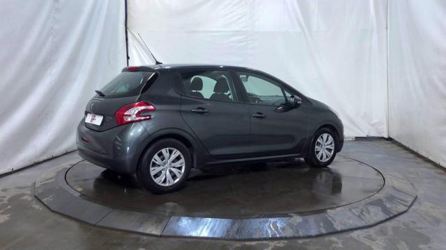 Peugeot 208 image 2
