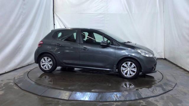 Peugeot 208 image 4