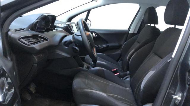 Peugeot 208 image 1