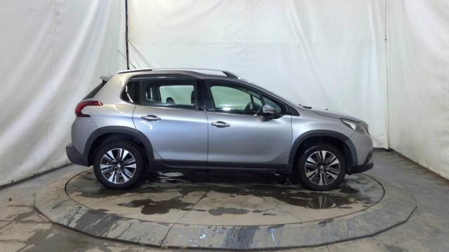 Peugeot 2008 image 7