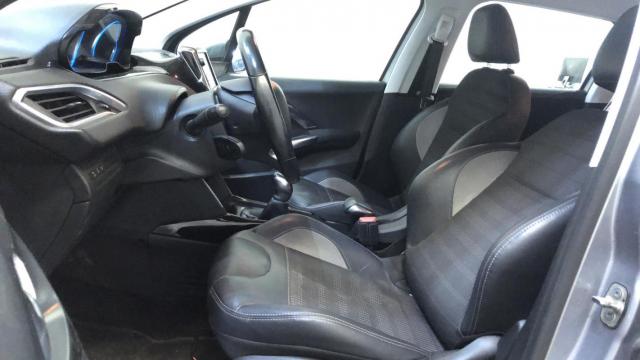 Peugeot 2008 image 8