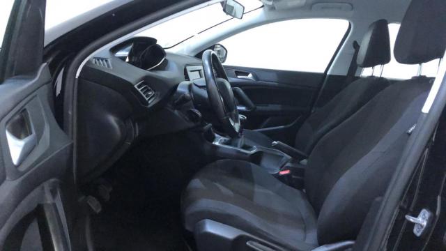 Peugeot 308 image 8