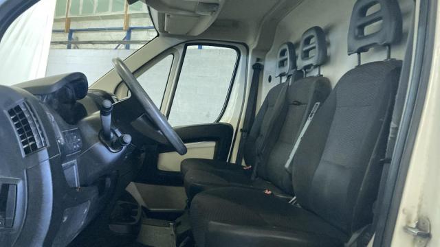 Peugeot Boxer image 2
