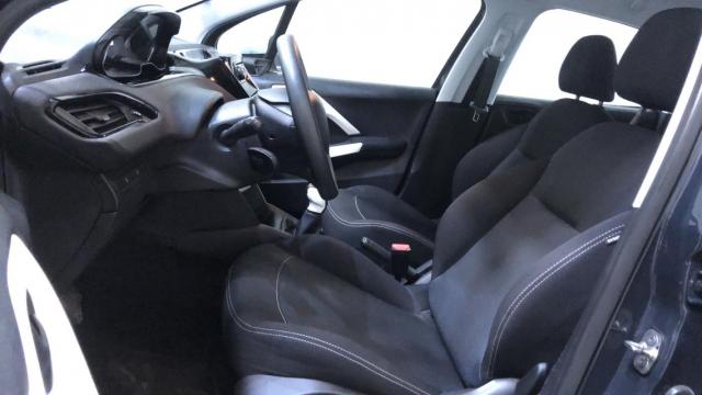 Peugeot 208 image 5