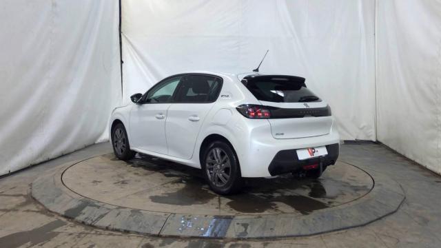 Peugeot 208 image 6