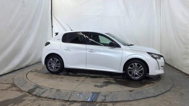 Peugeot 208 image 4