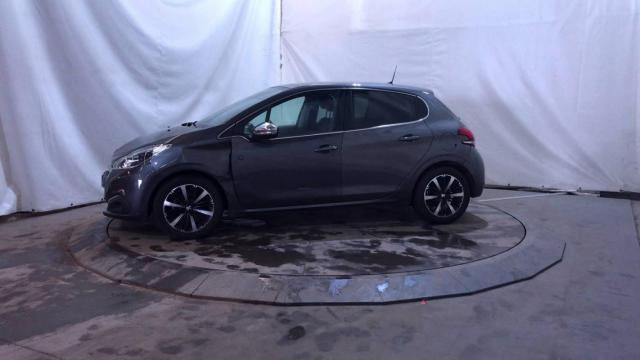 Peugeot 208 image 2